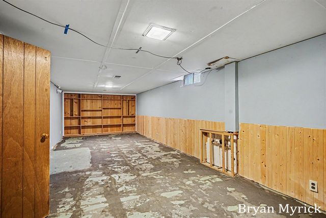 819 W 25th Street, Holland, MI 49423
