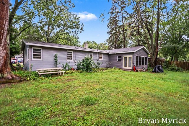819 W 25th Street, Holland, MI 49423