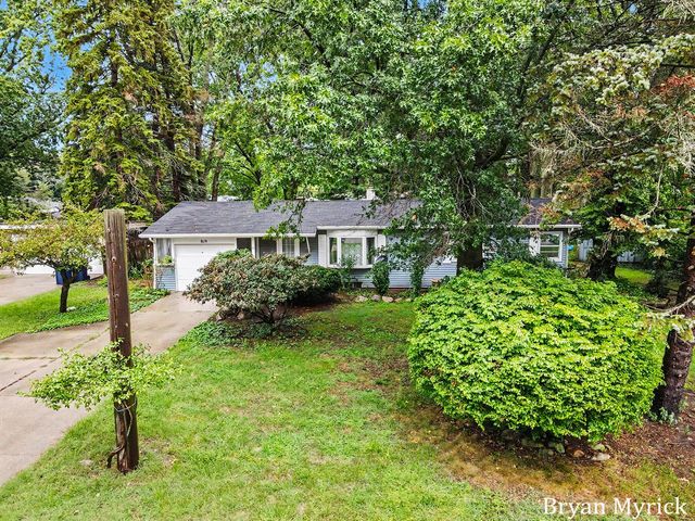 819 W 25th Street, Holland, MI 49423