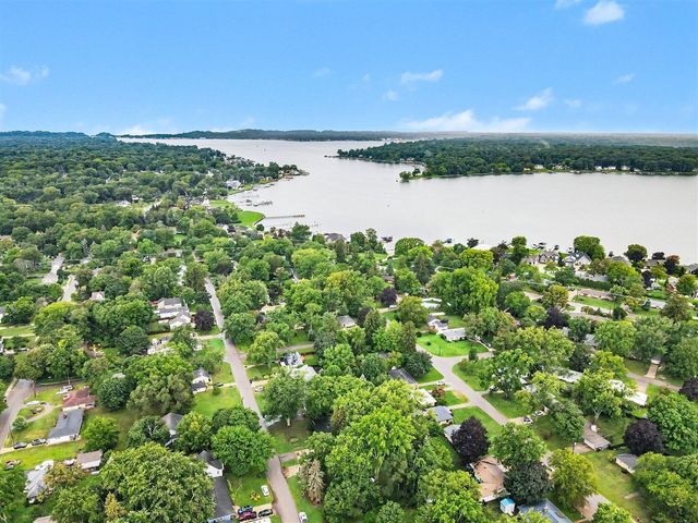 819 W 25th Street, Holland, MI 49423
