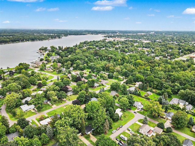 819 W 25th Street, Holland, MI 49423
