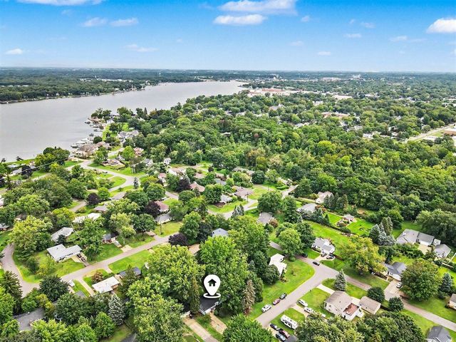 819 W 25th Street, Holland, MI 49423