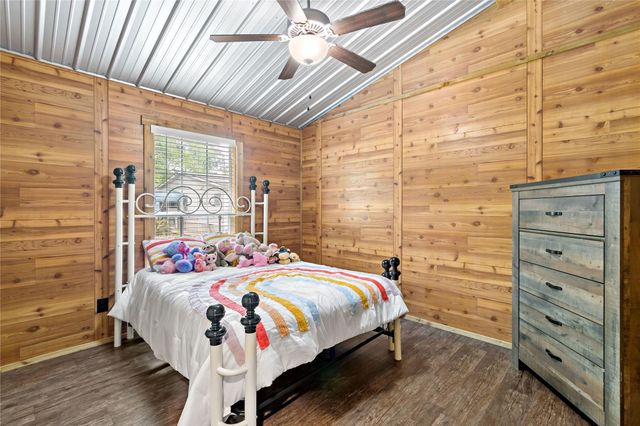 720 Cooke Jones Road, Point Blank, TX 77364