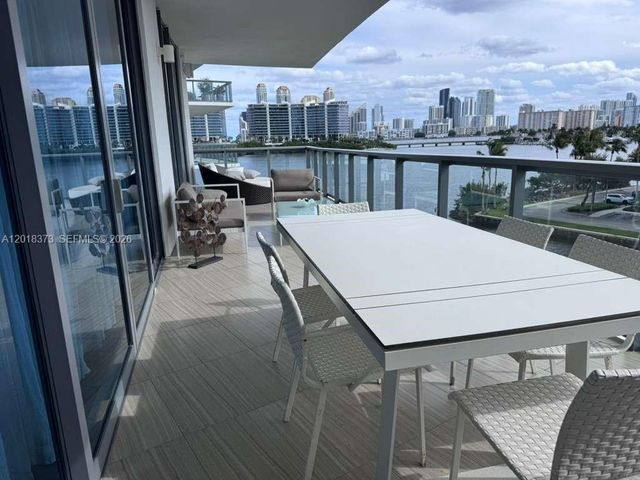3250 NE 188th St 408, Aventura, FL 33180