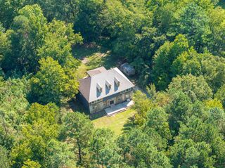 1035 Beacon Rd, Parsons, TN 38363