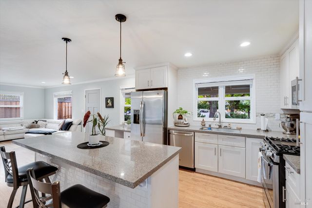 856 5th St W, Sonoma, CA 95476