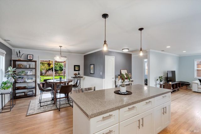 856 5th St W, Sonoma, CA 95476