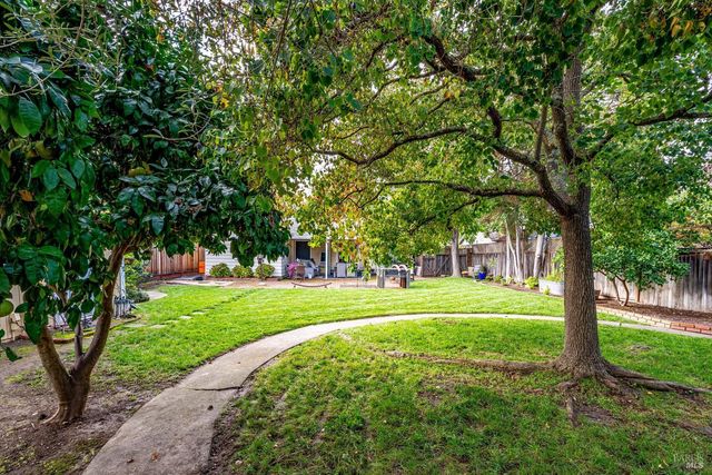 856 5th St W, Sonoma, CA 95476