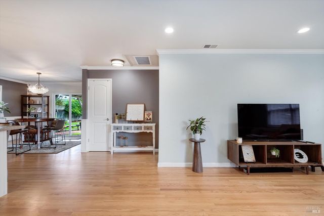 856 5th St W, Sonoma, CA 95476