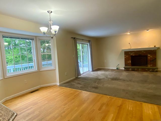 29 Quarry Lane, Hamden, CT 06518