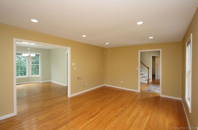 29 Quarry Lane, Hamden, CT 06518