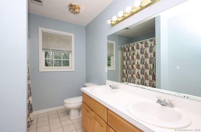 29 Quarry Lane, Hamden, CT 06518