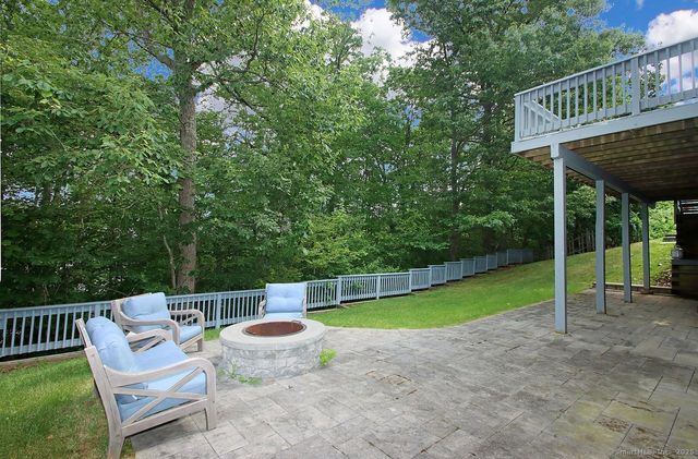 29 Quarry Lane, Hamden, CT 06518