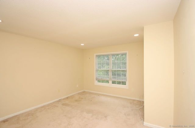 29 Quarry Lane, Hamden, CT 06518