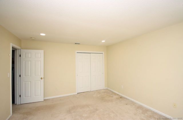 29 Quarry Lane, Hamden, CT 06518