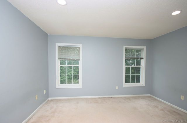 29 Quarry Lane, Hamden, CT 06518