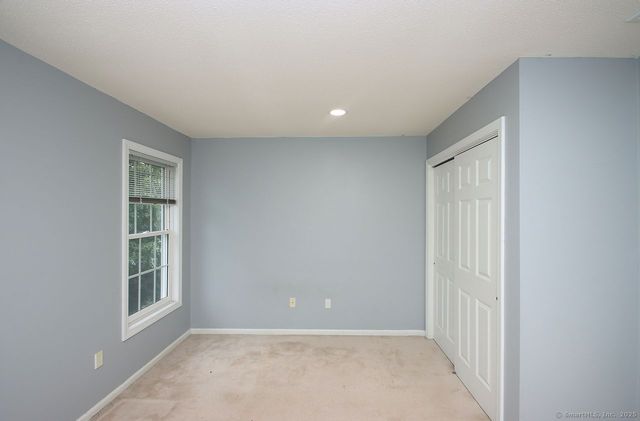 29 Quarry Lane, Hamden, CT 06518