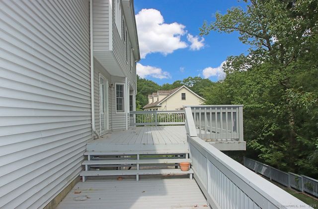 29 Quarry Lane, Hamden, CT 06518