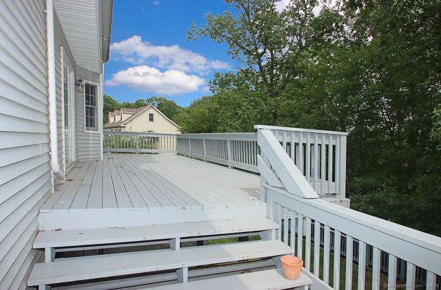 29 Quarry Lane, Hamden, CT 06518