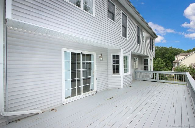 29 Quarry Lane, Hamden, CT 06518