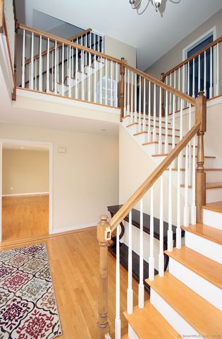 29 Quarry Lane, Hamden, CT 06518