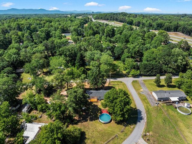 139 Blue Ridge Road, Campobello, SC 29322