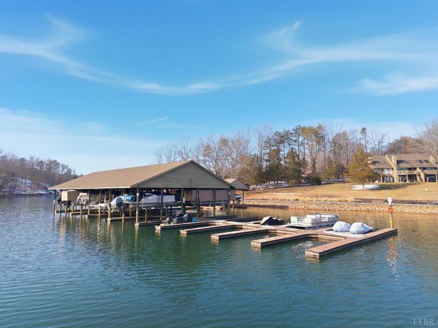 105 Fawn Haven Lane, Huddleston, VA 24104