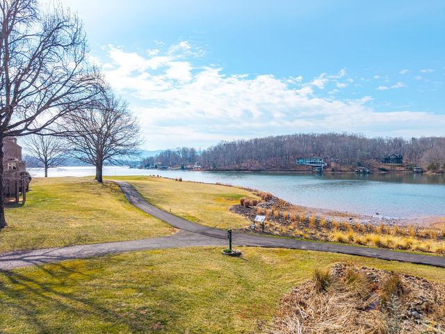 105 Fawn Haven Lane, Huddleston, VA 24104