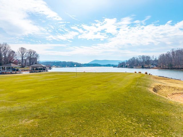 105 Fawn Haven Lane, Huddleston, VA 24104