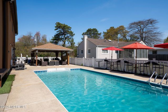 207 Mckinley Court, Brick, NJ 08724