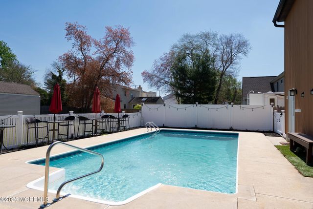 207 Mckinley Court, Brick, NJ 08724