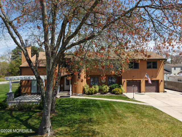 207 Mckinley Court, Brick, NJ 08724