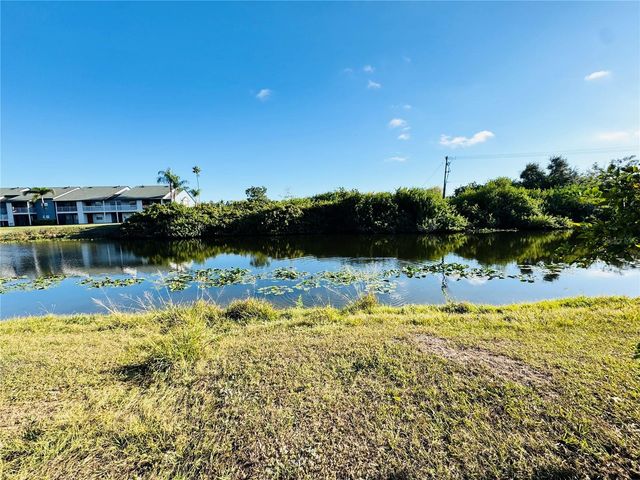 2604 HIDDEN LAKE DRIVE N 2604B, Sarasota, FL 34237