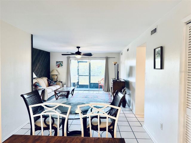 2604 HIDDEN LAKE DRIVE N 2604B, Sarasota, FL 34237