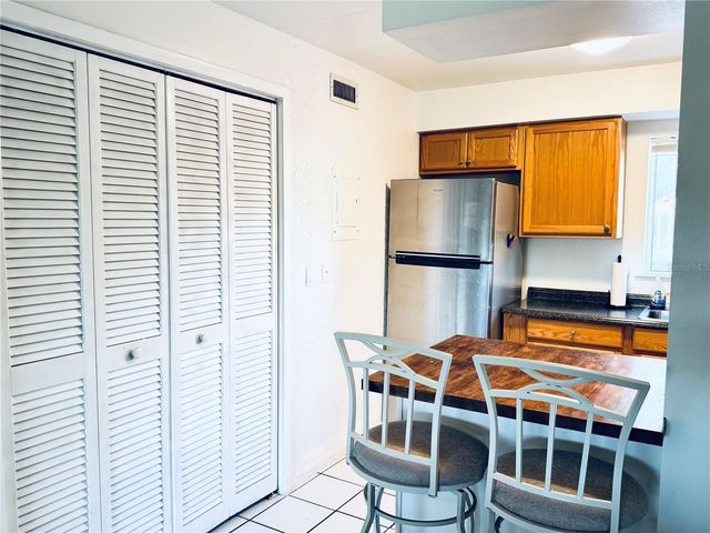 2604 HIDDEN LAKE DRIVE N 2604B, Sarasota, FL 34237