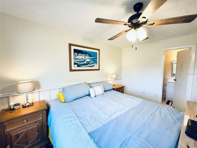 2604 HIDDEN LAKE DRIVE N 2604B, Sarasota, FL 34237