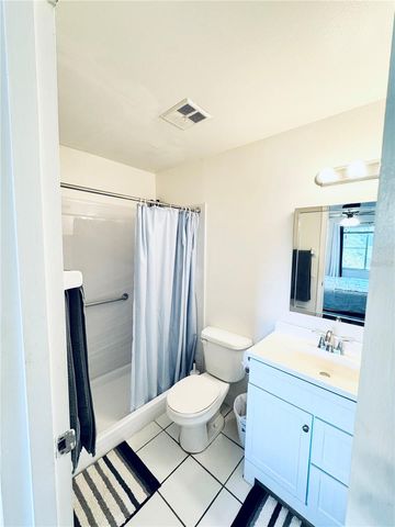 2604 HIDDEN LAKE DRIVE N 2604B, Sarasota, FL 34237