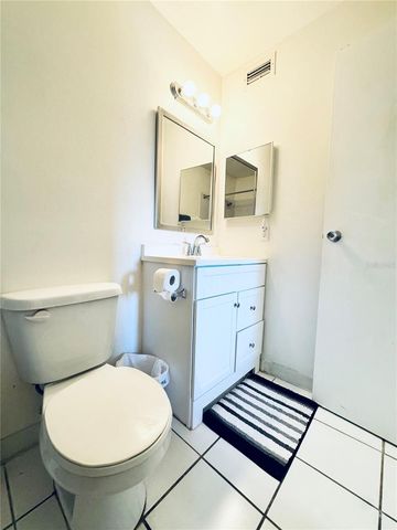 2604 HIDDEN LAKE DRIVE N 2604B, Sarasota, FL 34237