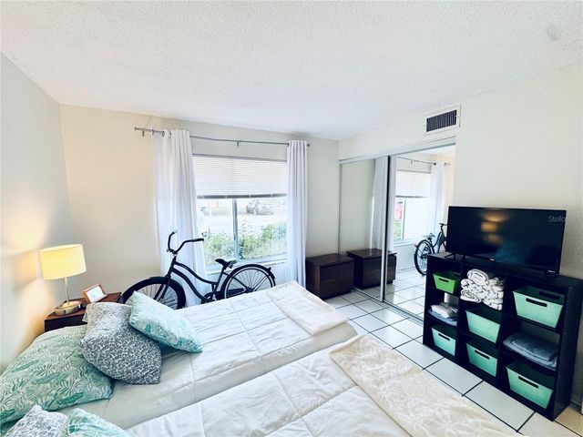 2604 HIDDEN LAKE DRIVE N 2604B, Sarasota, FL 34237