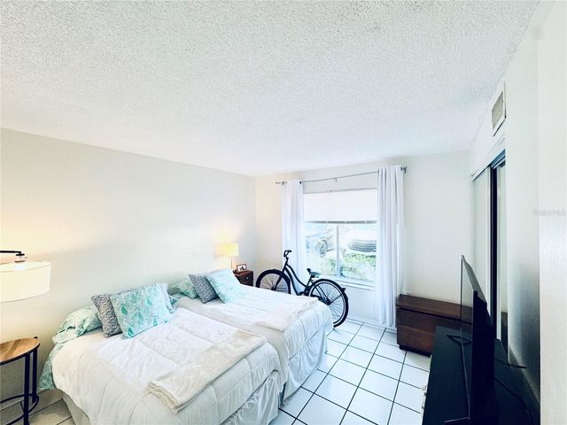 2604 HIDDEN LAKE DRIVE N 2604B, Sarasota, FL 34237