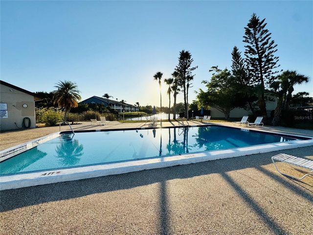 2604 HIDDEN LAKE DRIVE N 2604B, Sarasota, FL 34237