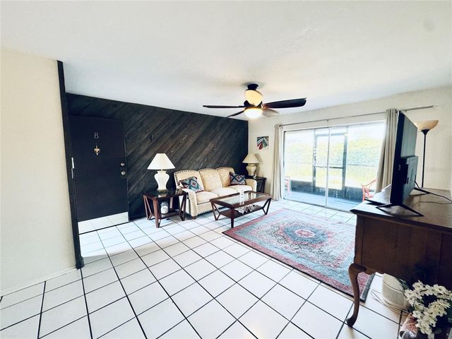 2604 HIDDEN LAKE DRIVE N 2604B, Sarasota, FL 34237