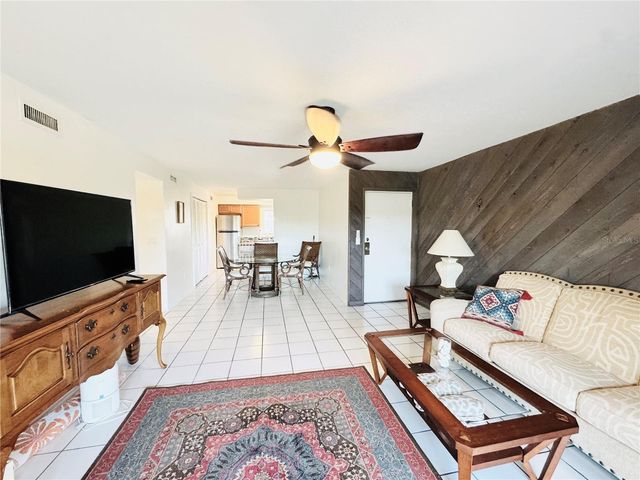 2604 HIDDEN LAKE DRIVE N 2604B, Sarasota, FL 34237