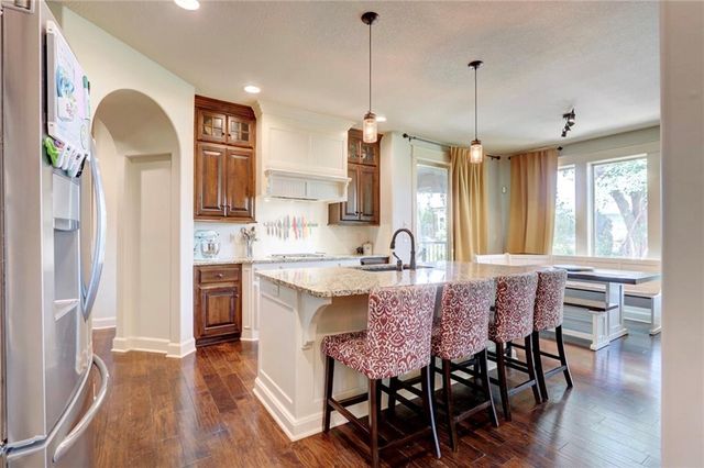 1316 NE Kenwood Drive, Lee's Summit, MO 64064