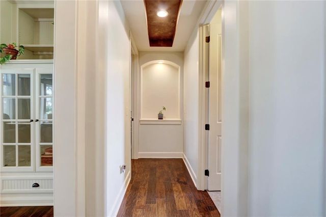 1316 NE Kenwood Drive, Lee's Summit, MO 64064