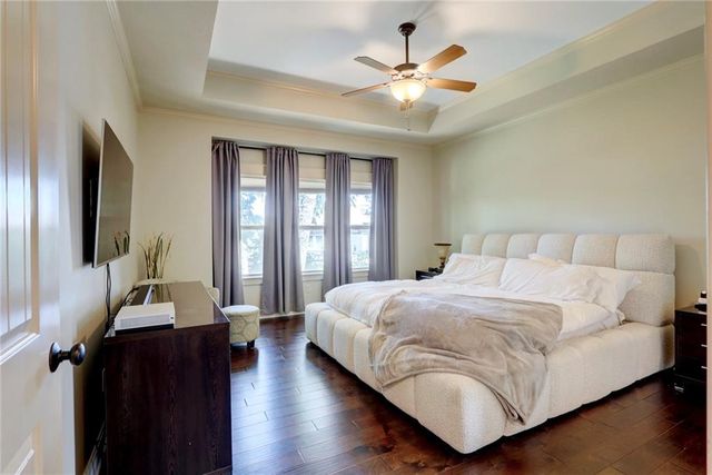 1316 NE Kenwood Drive, Lee's Summit, MO 64064