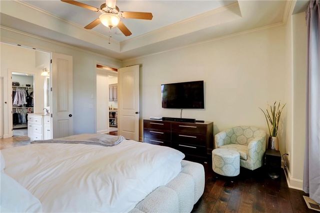 1316 NE Kenwood Drive, Lee's Summit, MO 64064