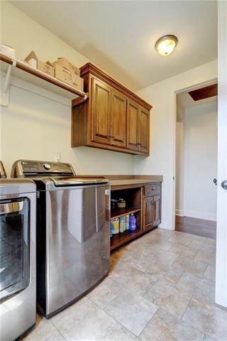 1316 NE Kenwood Drive, Lee's Summit, MO 64064