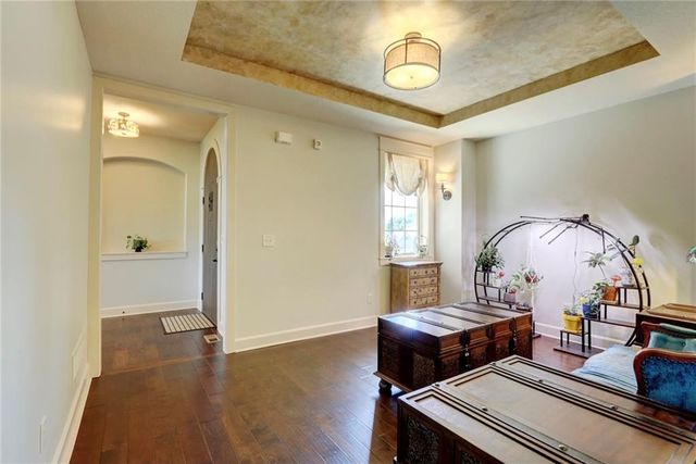 1316 NE Kenwood Drive, Lee's Summit, MO 64064