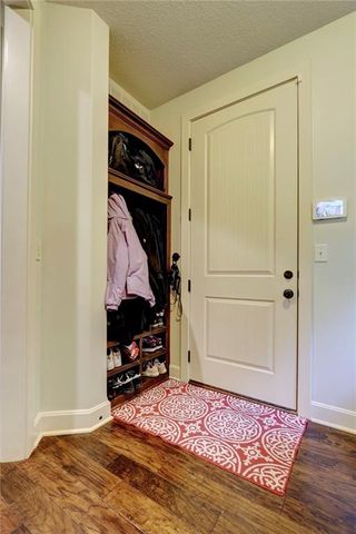 1316 NE Kenwood Drive, Lee's Summit, MO 64064